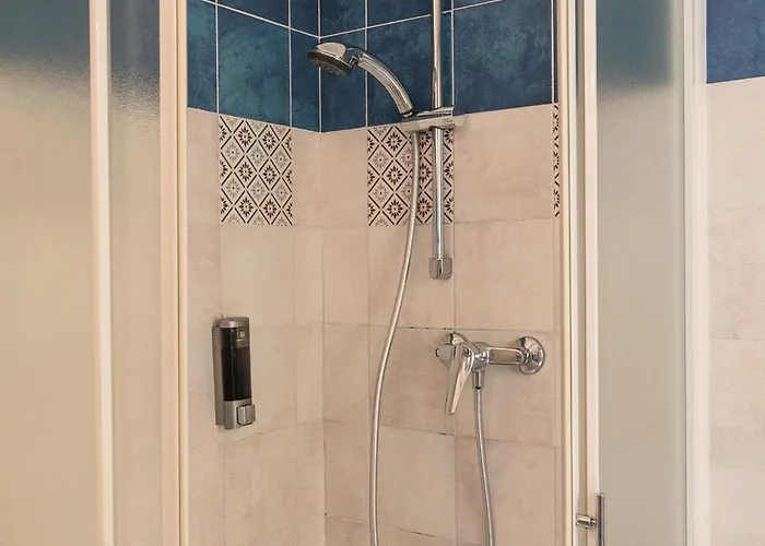 Guest house Ingarda 3*