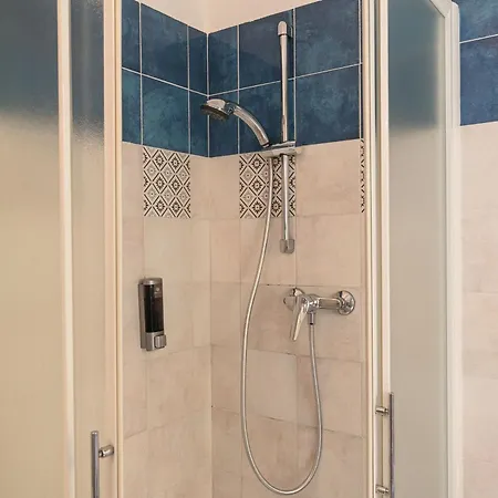 Πανσιόν Ingarda 3*