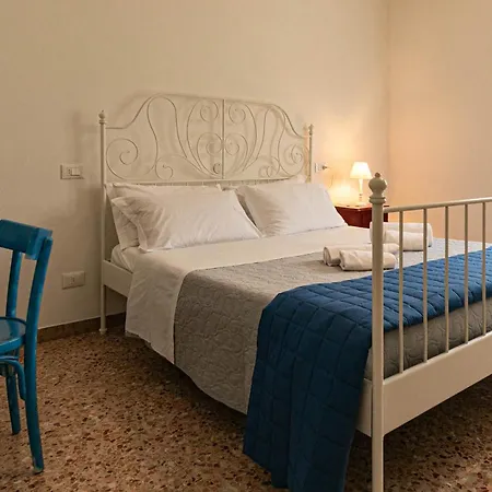 Ingarda Πανσιόν Cavalcaselle